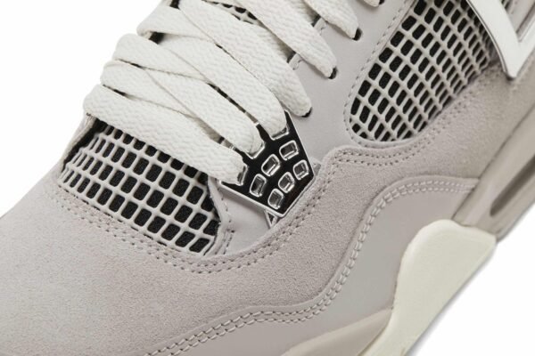 Air Jordan 4 Retro 'Frozen Moments' AQ9129-001