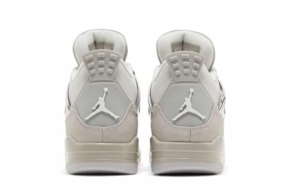 Air Jordan 4 Retro 'Frozen Moments' AQ9129-001