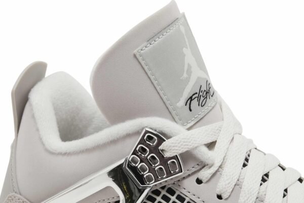 Air Jordan 4 Retro 'Frozen Moments' AQ9129-001