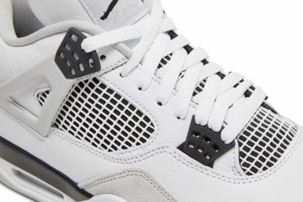 Air Jordan 4 Retro 'Military Black' DH6927-111