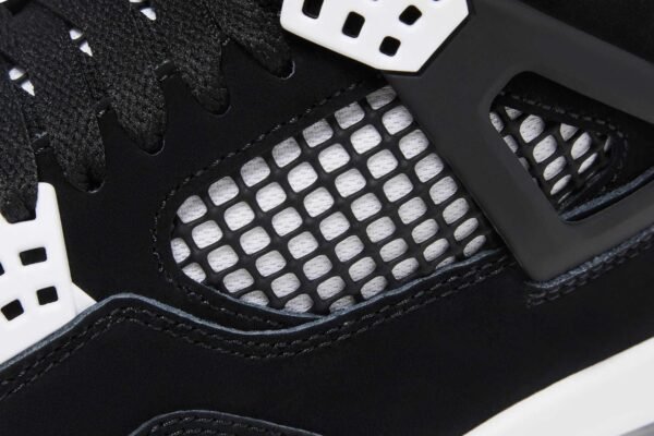Air Jordan 4 Retro 'White Thunder' FQ8138-001